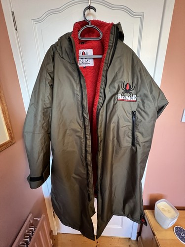 Redback beach robe changing - robe,