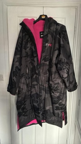 Pink and camo dryrobe size - and,